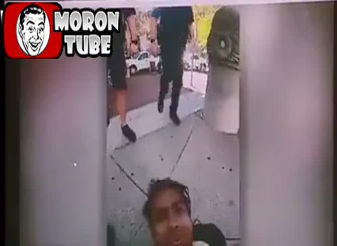 Video :A homeless man in handcuffs gets kicked in the face by an Indianapolis police officer (public aware)